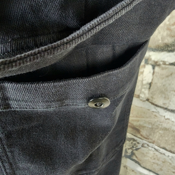 Aritzia Wilfred Free Modern Cargo High Waist Barrel Leg Pant Black Size 12 - Picture 12 of 13